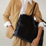 کیف دوشی زنانه مانگو مدل 17016311